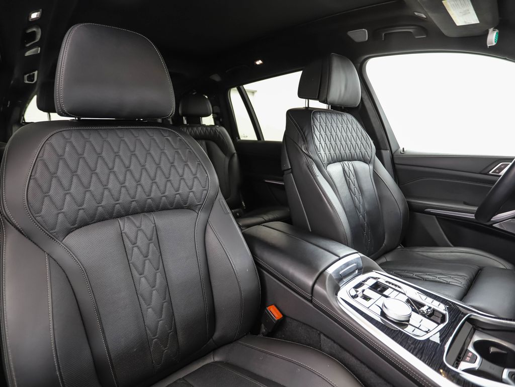 Thumbnail: 2024 BMW X7 - 32