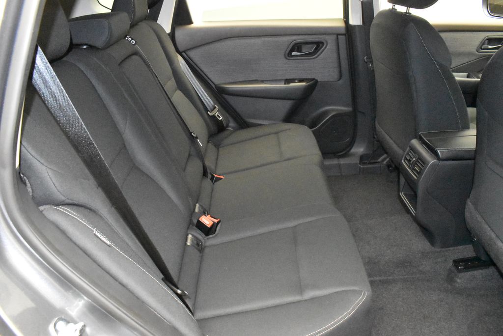 2023 Nissan Rogue S 26
