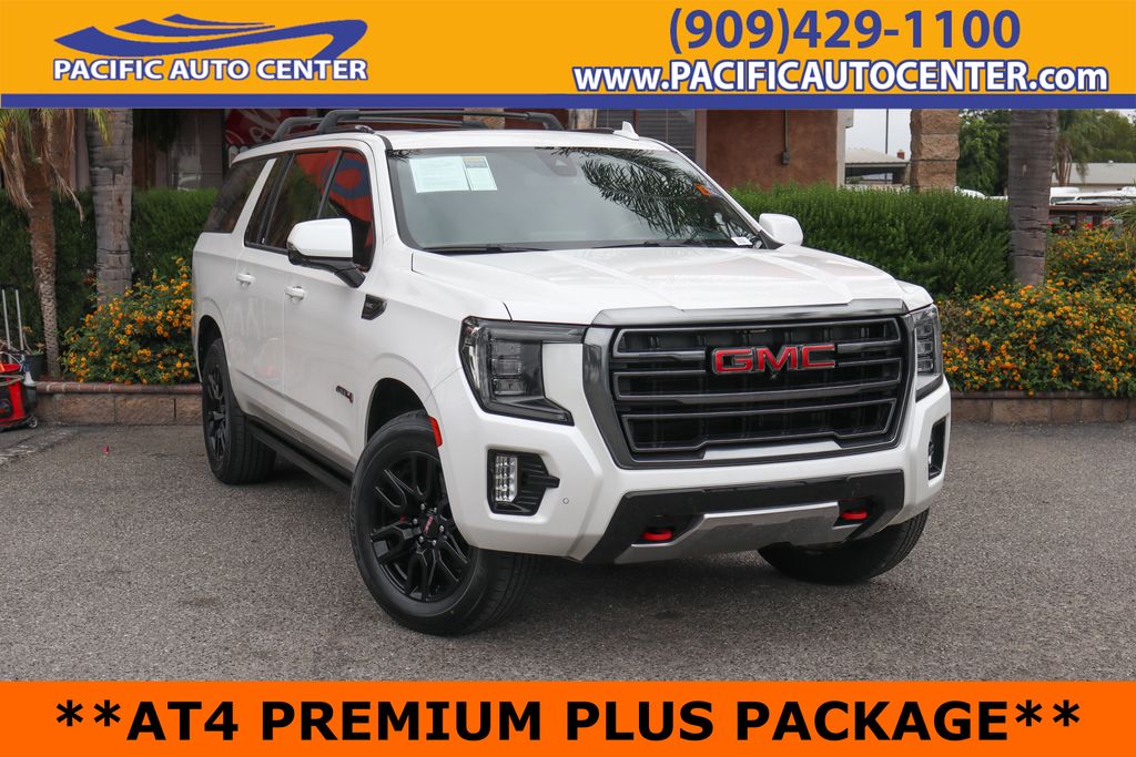 White Frost Tricoat 2021 GMC Yukon XL SUV / Crossover Four-Wheel Drive