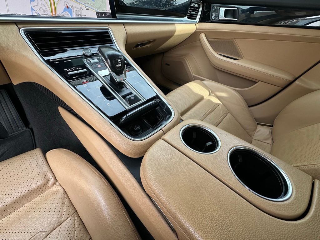 Thumbnail: 2018 Porsche Panamera - 27