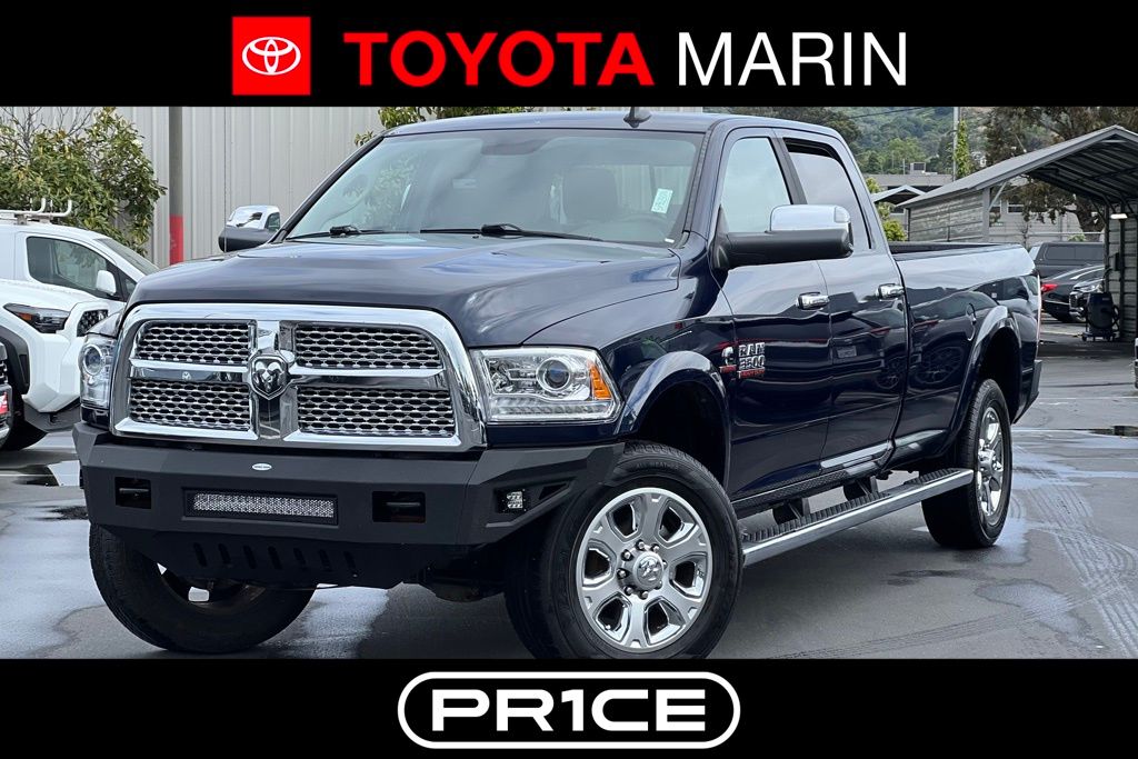 2015 RAM 3500 Laramie 4X4 Crew Cab LWB's photo