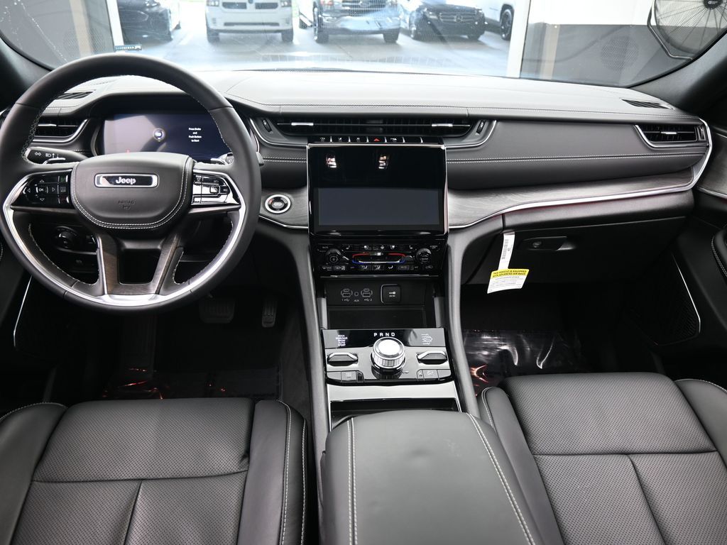 Used 2024 Silver Zynith Jeep Overland image 43