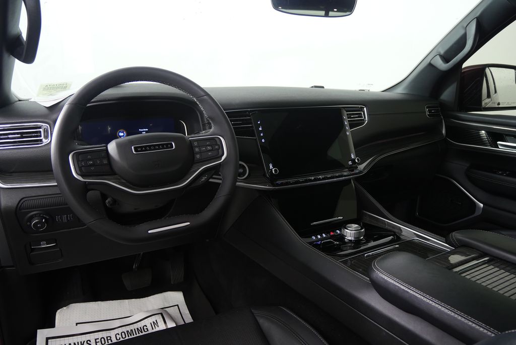 Thumbnail: 2022 Jeep Wagoneer - 19