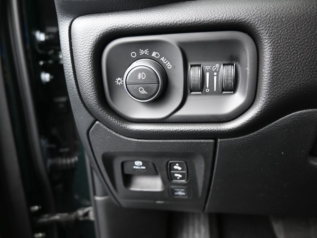 New 2026 Serrano Green Metallic Ram Big Horn/Lone Star image 27