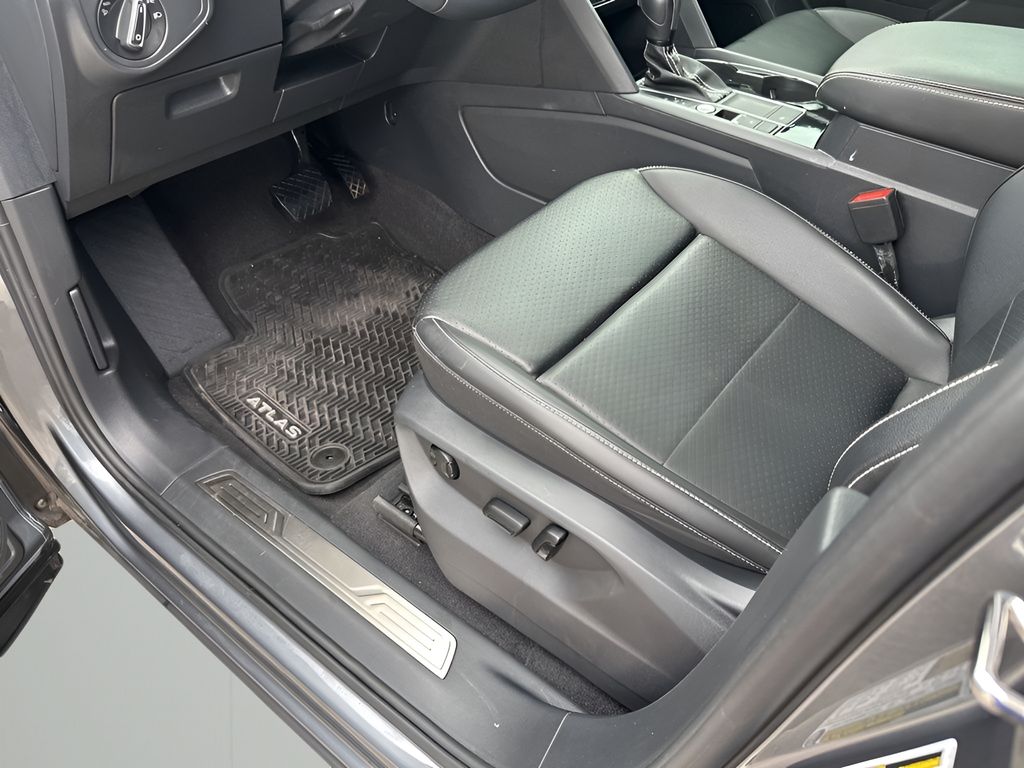 Used Car 2022 Volkswagen Atlas  3.6l V6 Se W/technology For Sale Under $30,000 In Austin, Texas