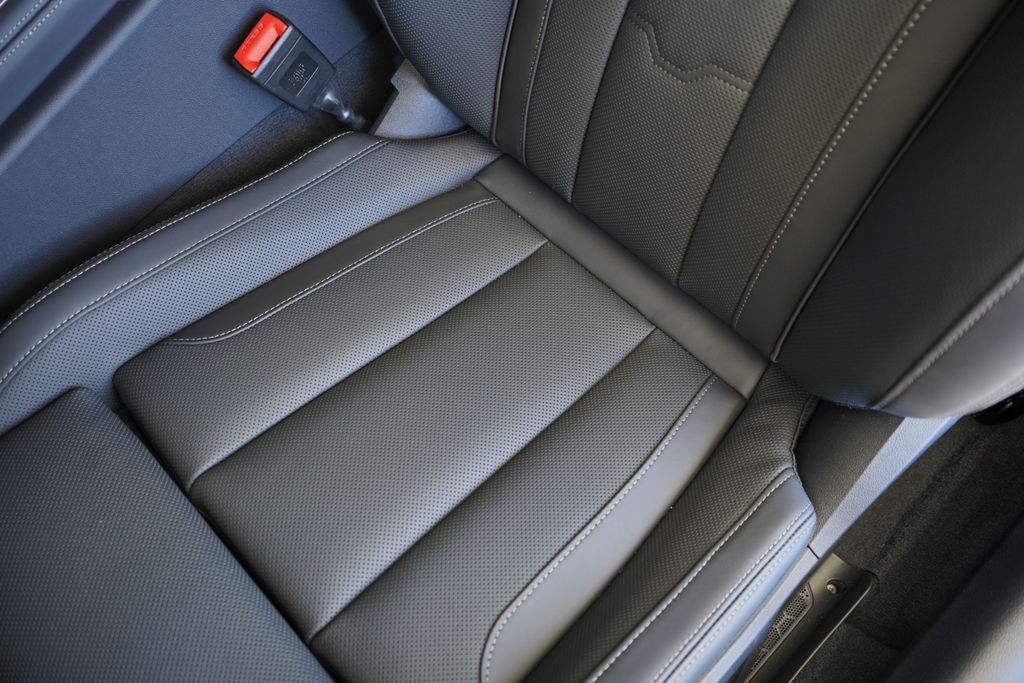 Thumbnail: 2026 BMW 8 Series - 12