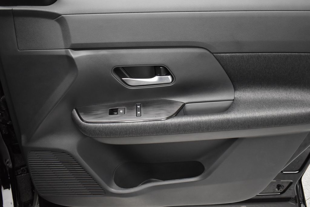 Thumbnail: 2026 Nissan Kicks - 21