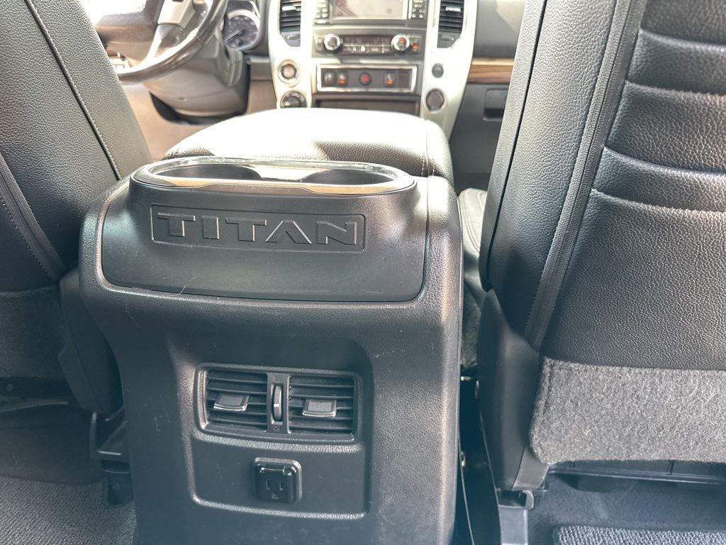 2017 Nissan Titan SL 27