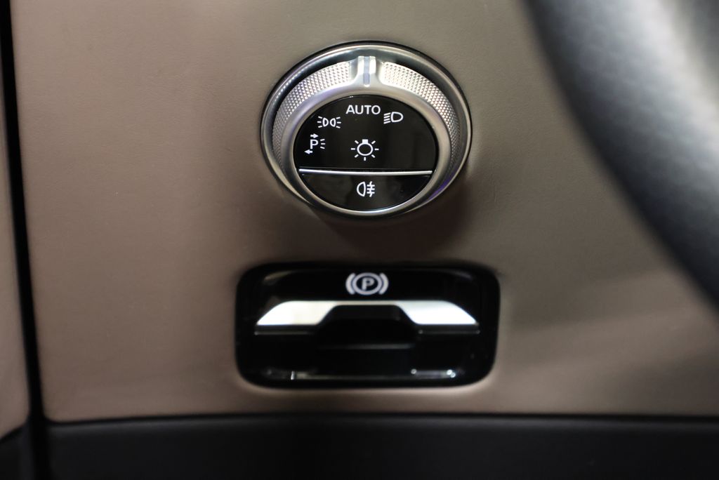 Thumbnail: 2022 Mercedes-Benz SL-Class - 27