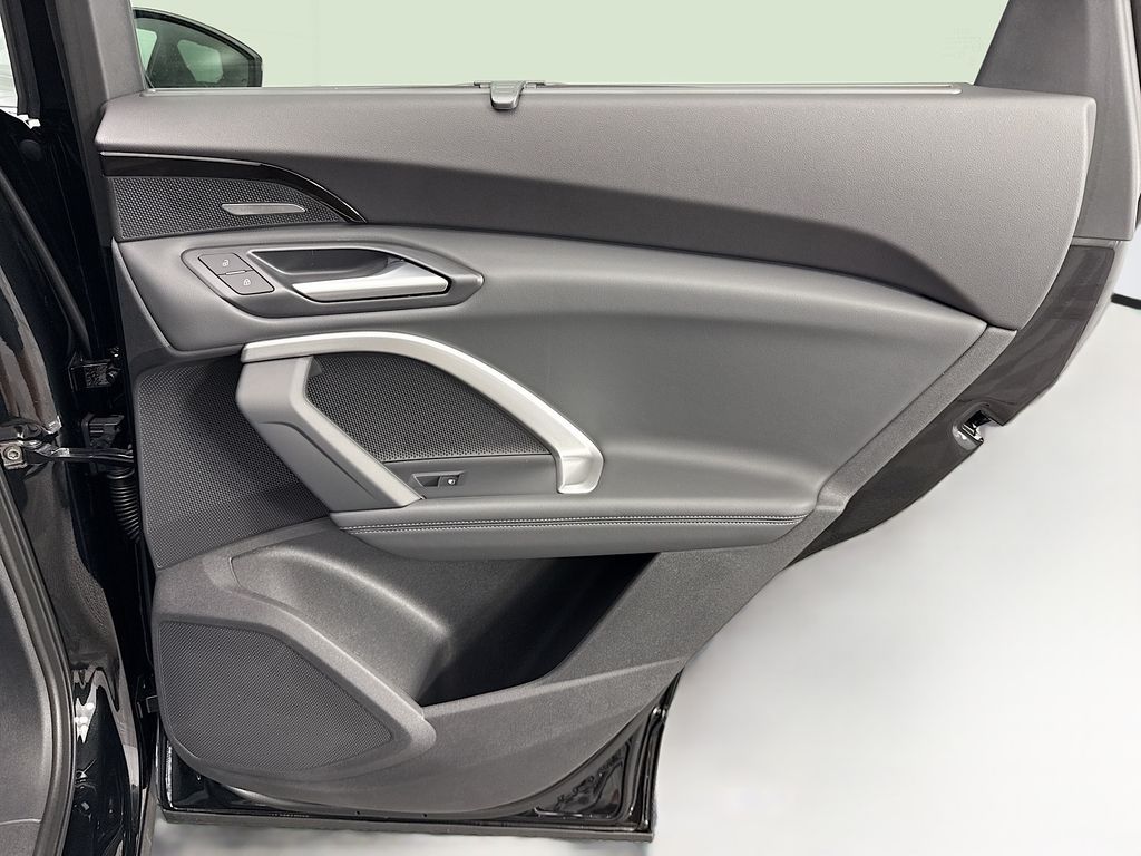 Thumbnail: 2025 Audi Q5 - 26