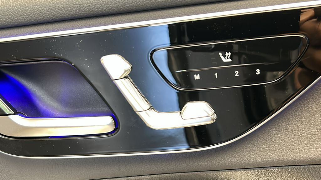 2025 Mercedes-Benz GLC 300 21