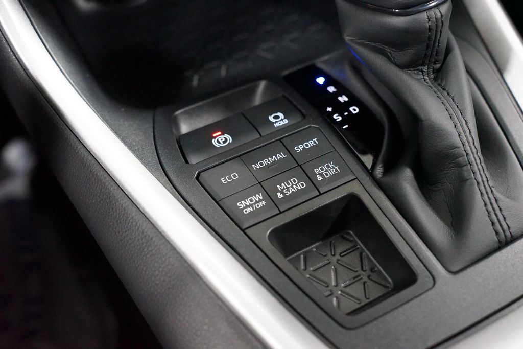 Thumbnail: 2025 Toyota RAV4 - 22