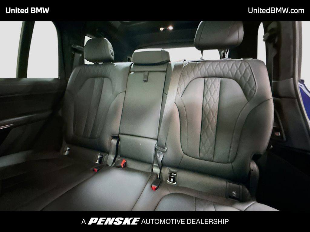 Thumbnail: 2025 BMW X7 - 13