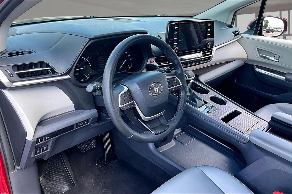 Used 2023 Toyota Sienna Van