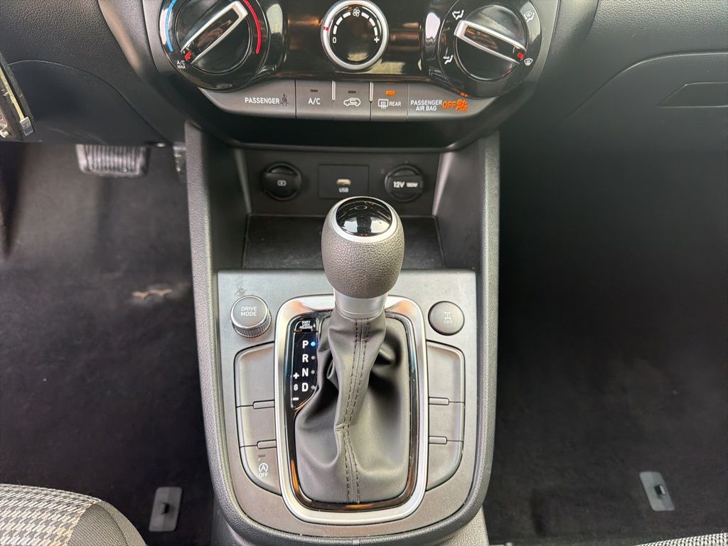 2023 Hyundai Kona SE