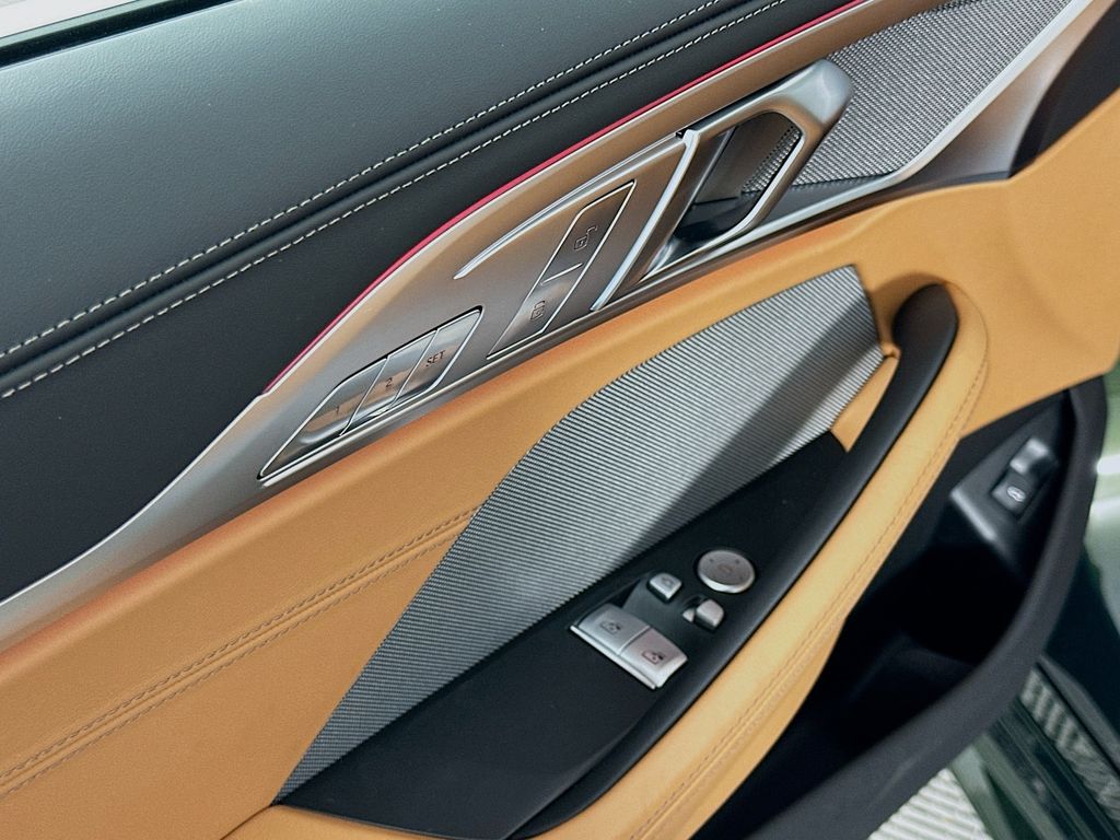 Thumbnail: 2026 BMW 8 Series - 19