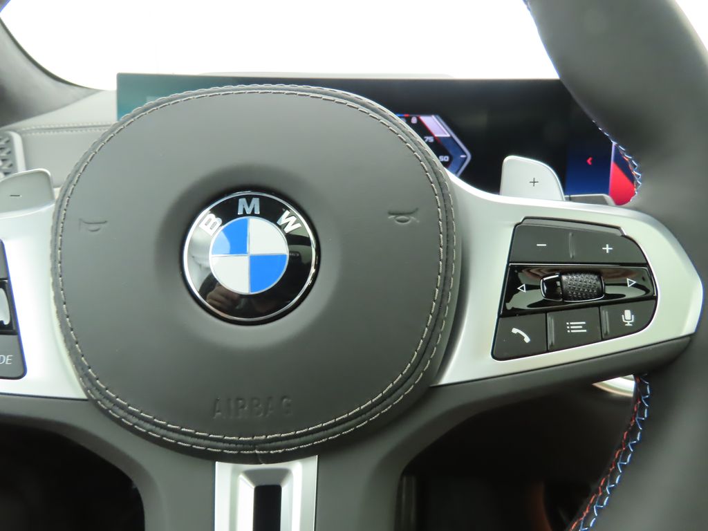 Thumbnail: 2026 BMW X7 - 12