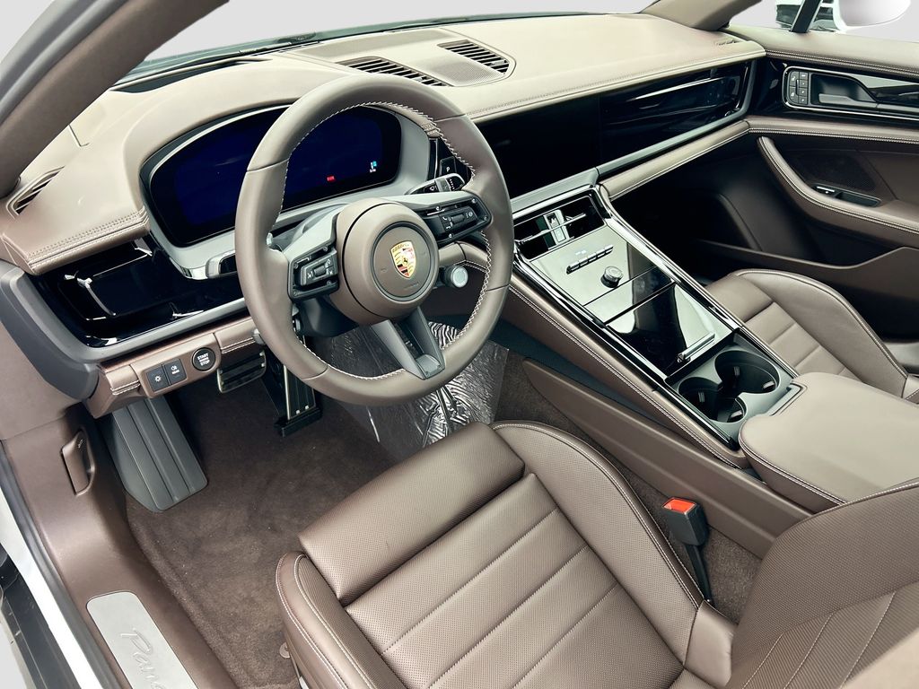 Thumbnail: 2026 Porsche Panamera - 4
