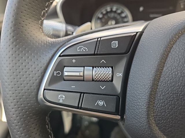2025 Genesis G70  29