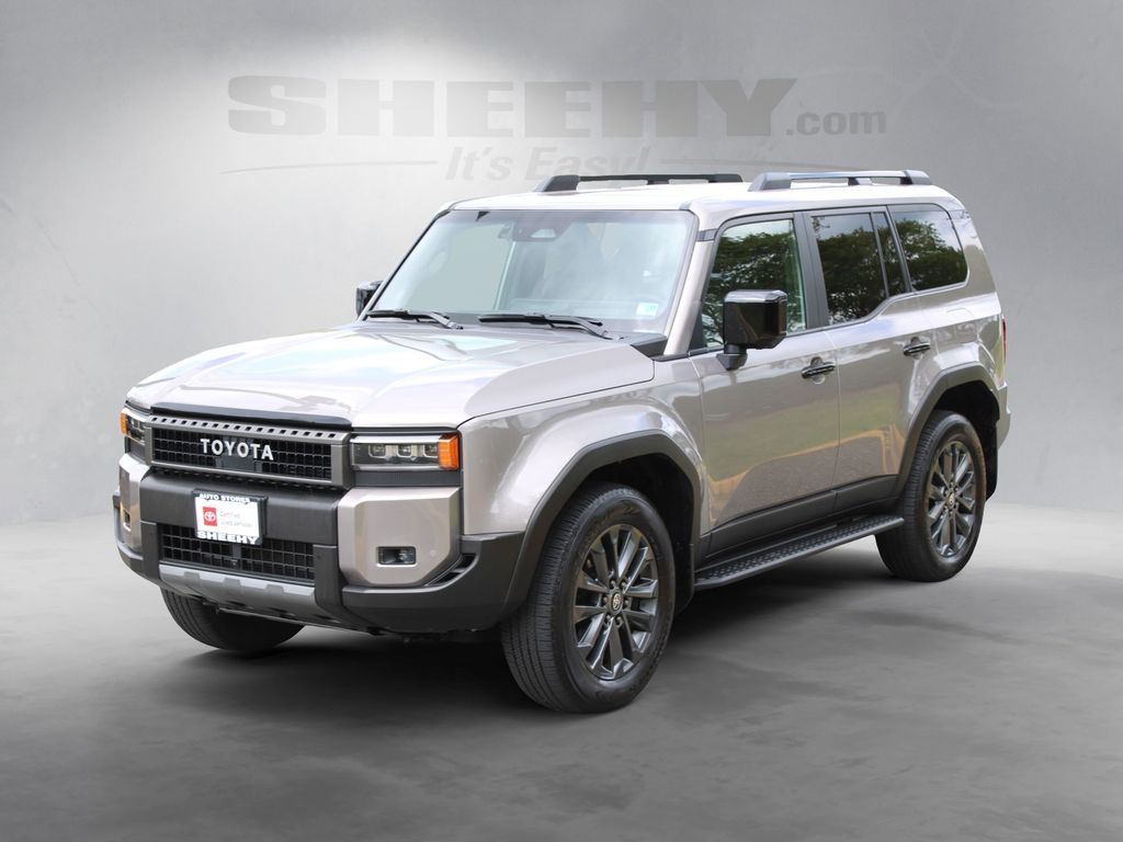 Used 2025  Toyota Base image 16