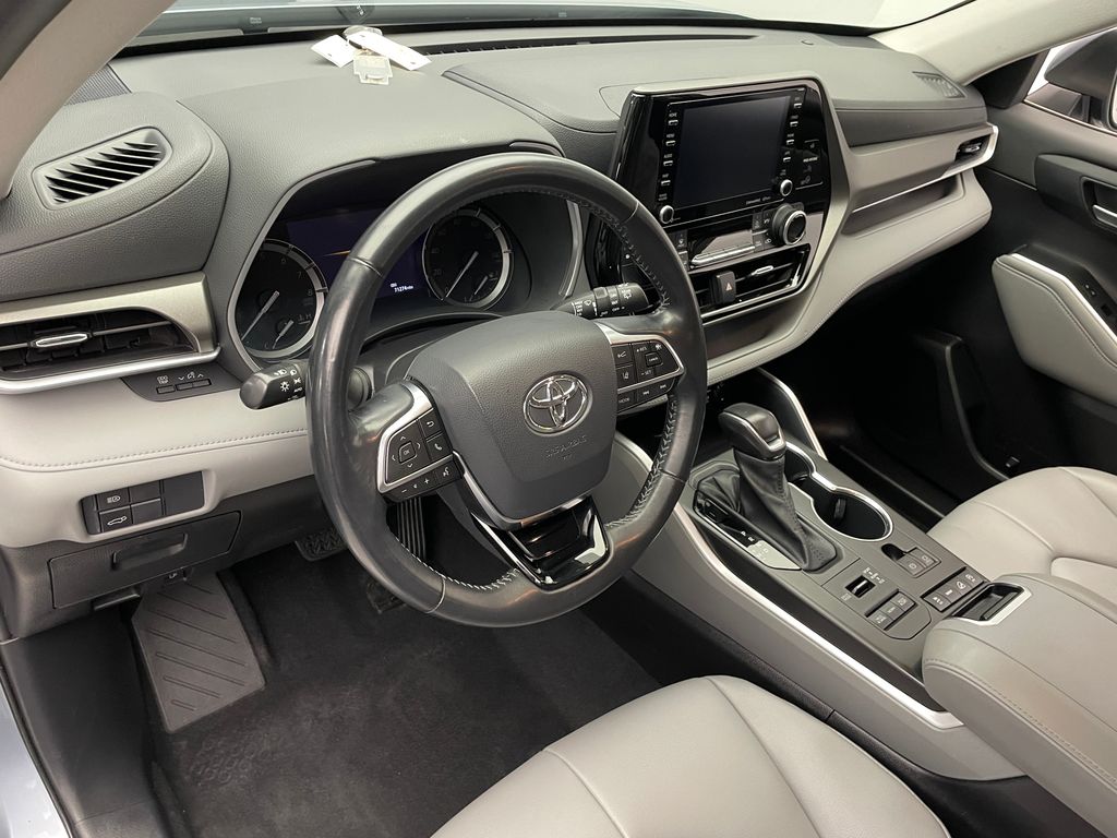 2021 Toyota Highlander XLE 11