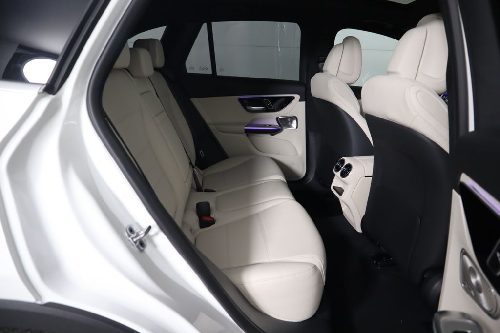 Thumbnail: 2025 Mercedes-Benz GLC - 23