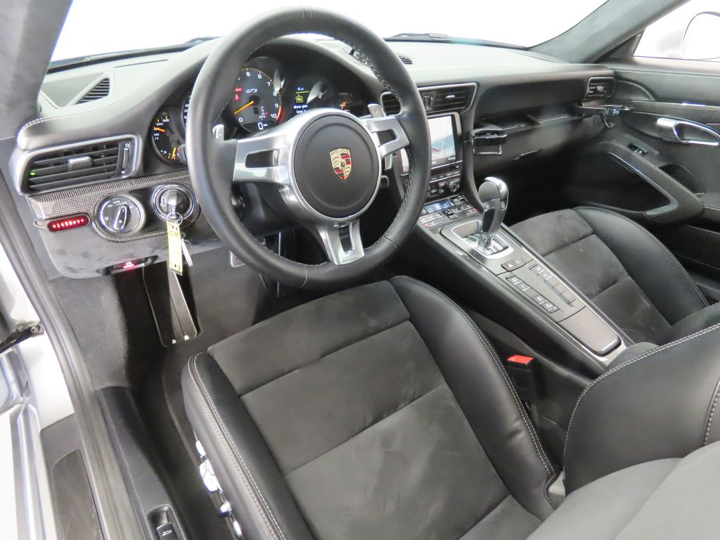 Thumbnail: 2014 Porsche 911 - 4