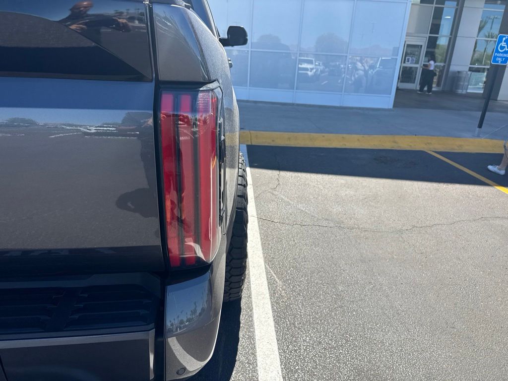 Thumbnail: 2024 Toyota Tundra - 11