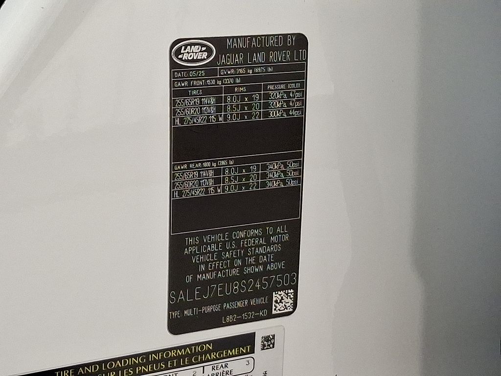 Thumbnail: 2025 Land Rover Defender - 17