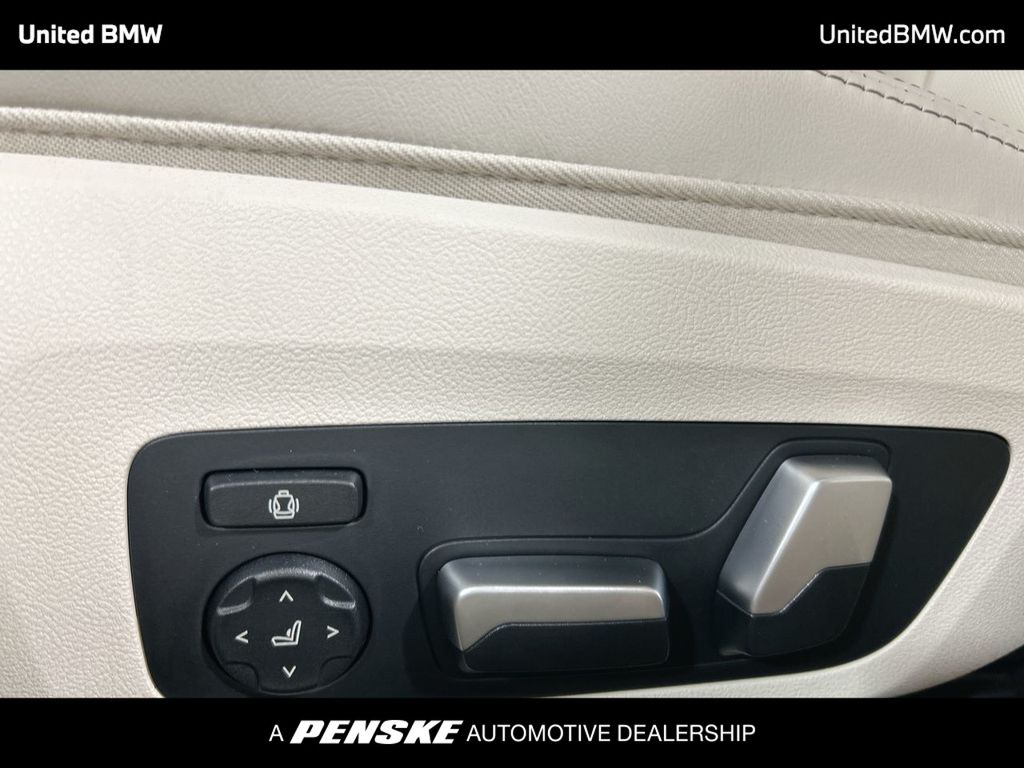 Thumbnail: 2026 BMW 8 Series - 12