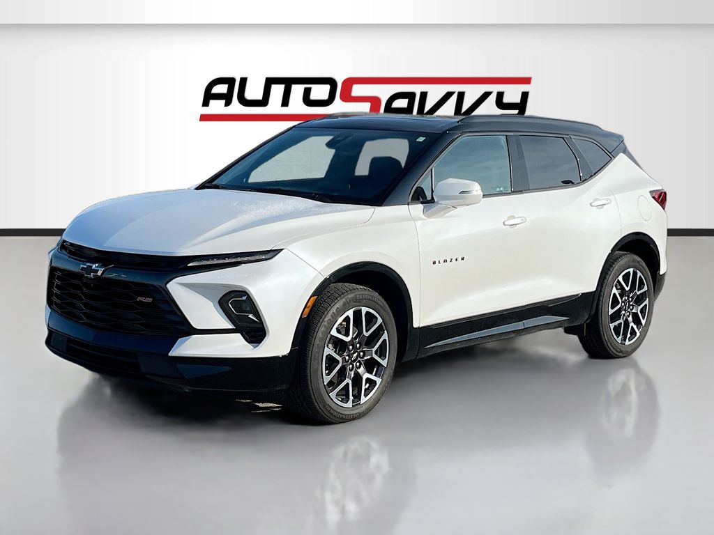 Used 2024 Iridescent Pearl Tricoat Chevrolet RS image 3