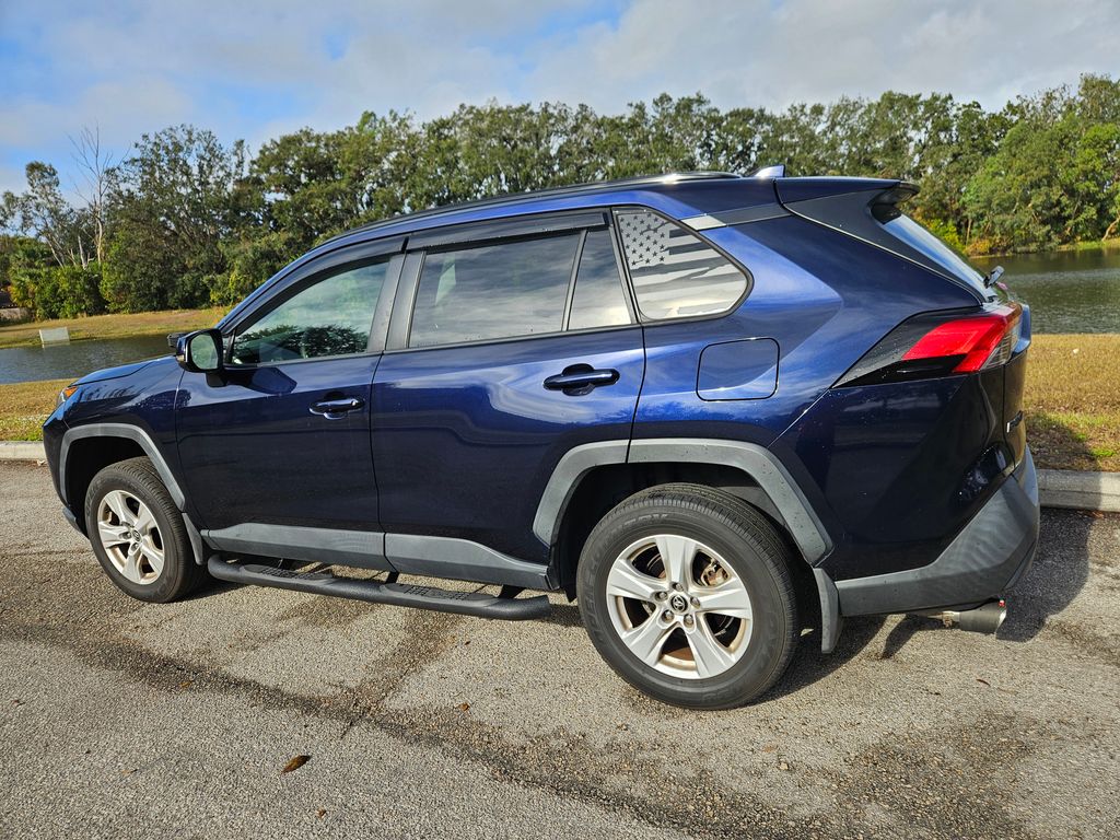 2021 Toyota RAV4 XLE 3