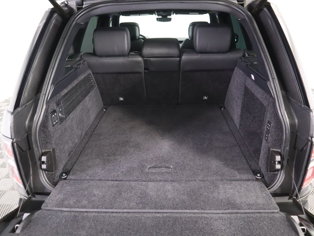 Thumbnail: 2018 Land Rover Range Rover - 28