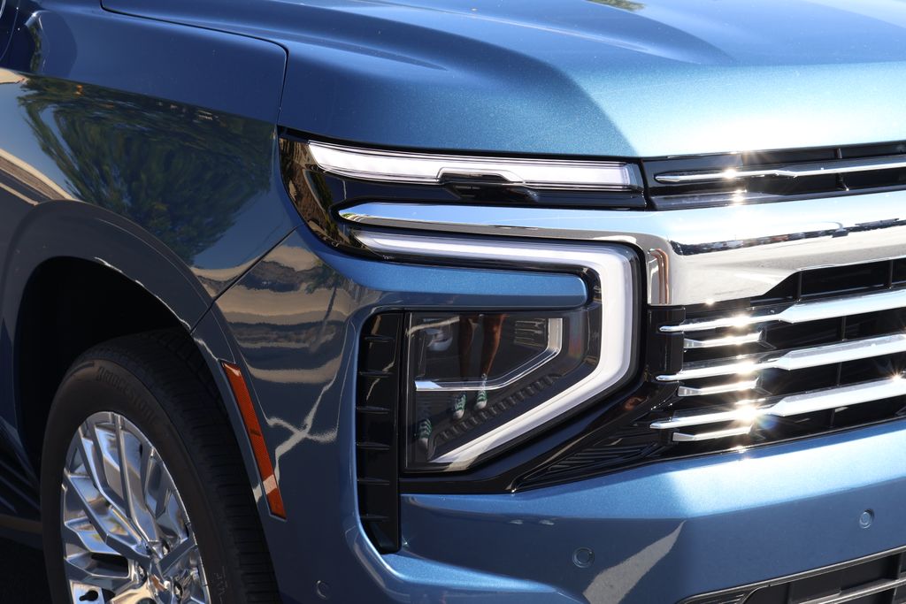 Thumbnail: 2025 Chevrolet Suburban - 3