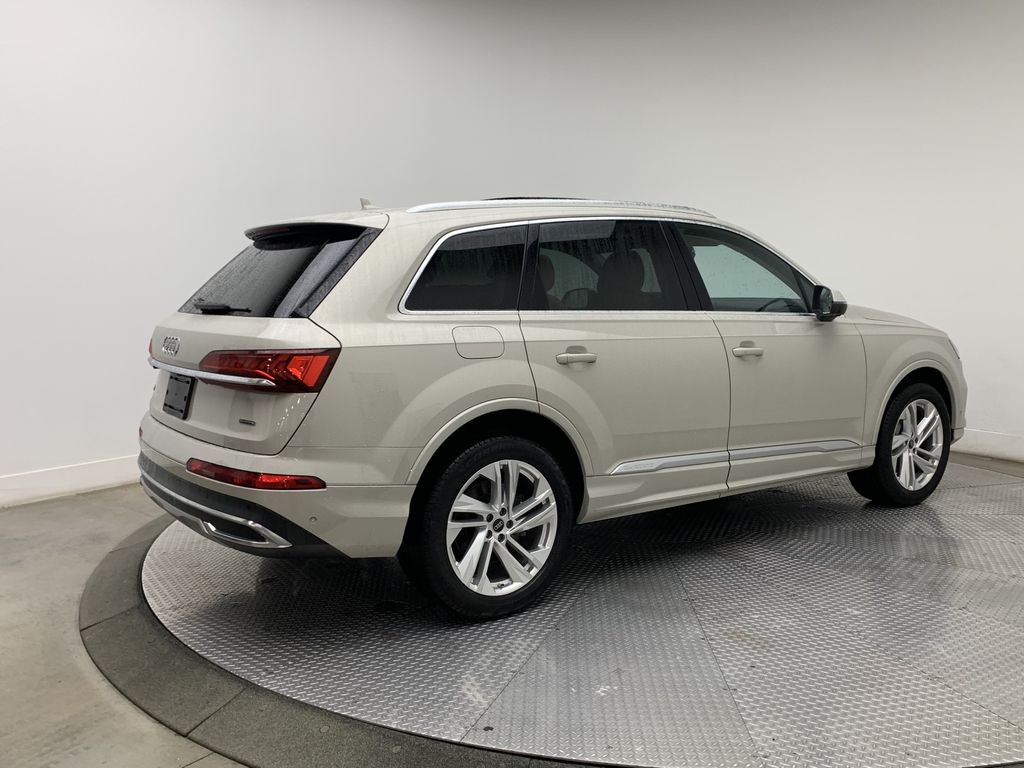 Thumbnail: 2023 Audi Q7 - 8