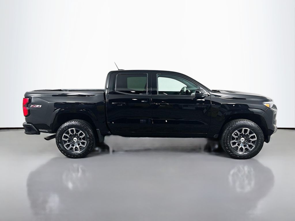 View vehicle photo 4