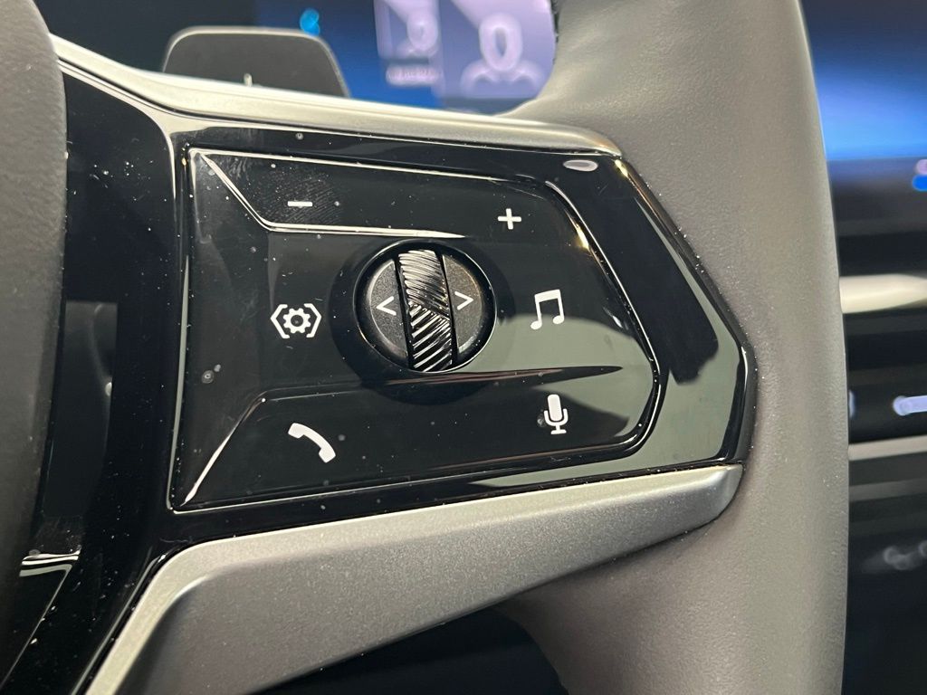 Thumbnail: 2024 BMW 5 Series - 17