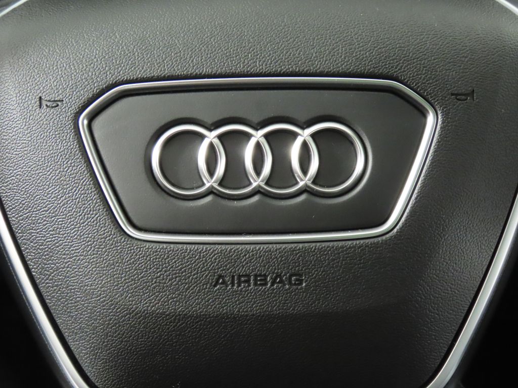 Thumbnail: 2023 Audi e-tron - 18