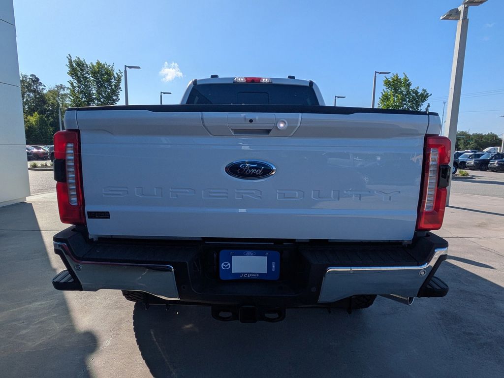 2026 Ford F-350 Super Duty LARIAT