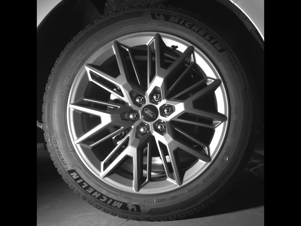 New 2027 Star White Metallic Tri-Coat Ford Platinum image 10
