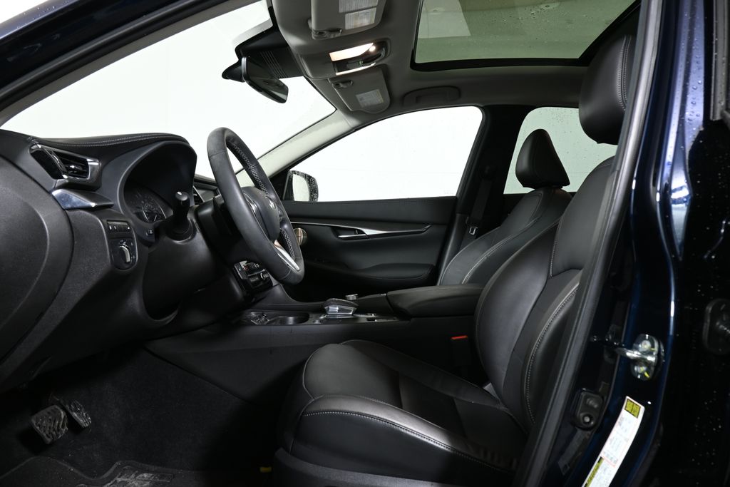 Thumbnail: 2025 INFINITI QX50 - 3