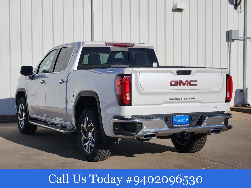 2025 GMC Sierra 1500 SLT 3