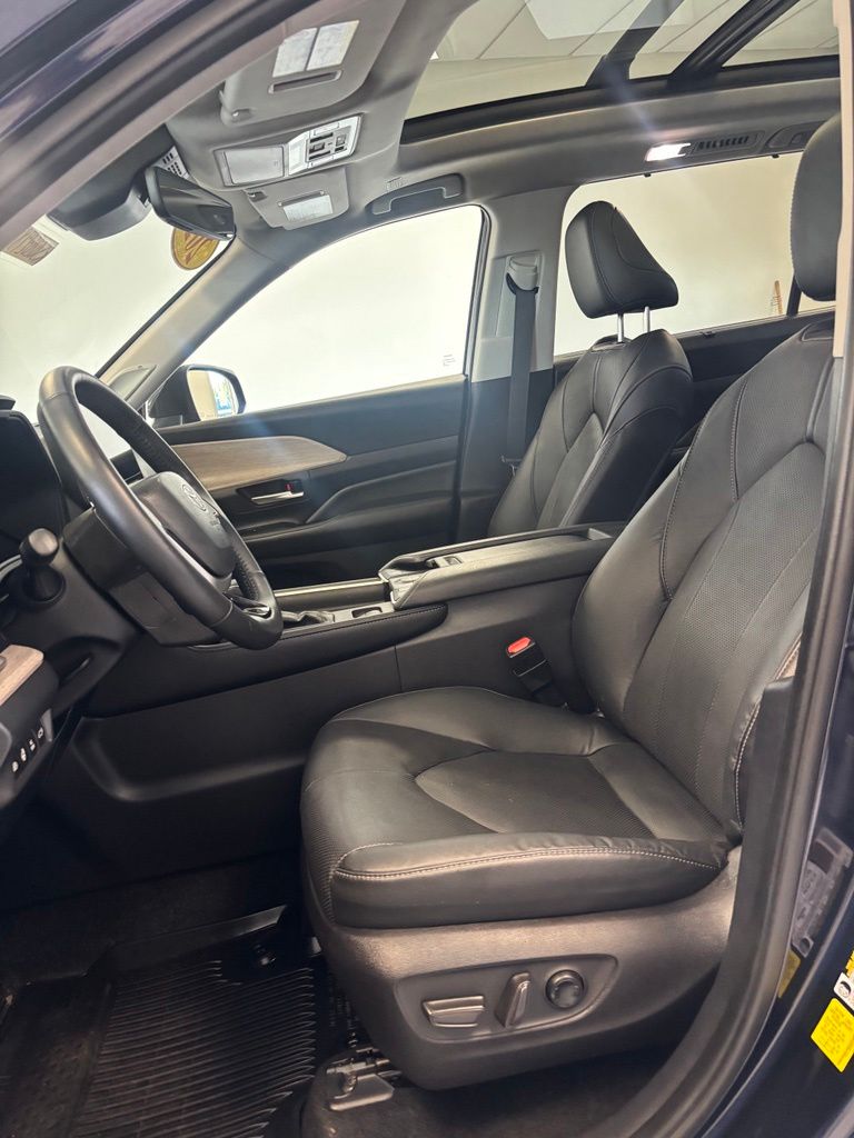 2024 Toyota Grand Highlander Limited - Photo 13