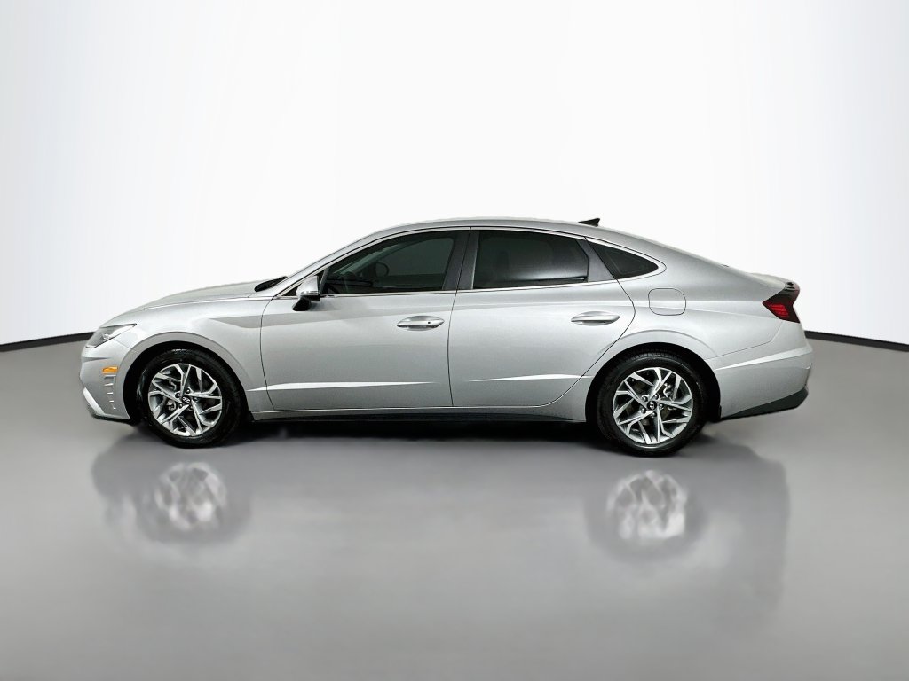 Thumbnail: 2023 Hyundai Sonata - 8