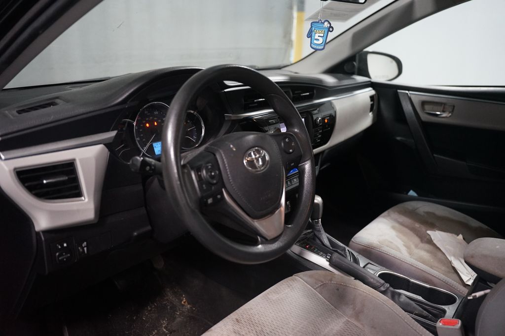Thumbnail: 2015 Toyota Corolla - 6