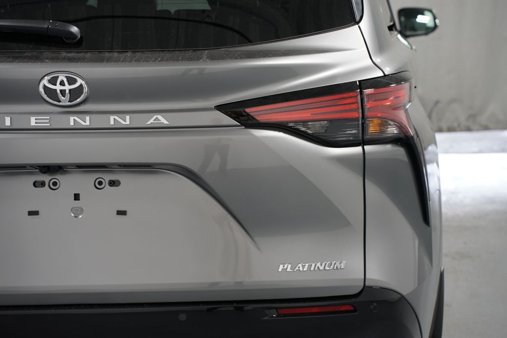 Thumbnail: 2026 Toyota Sienna - 10