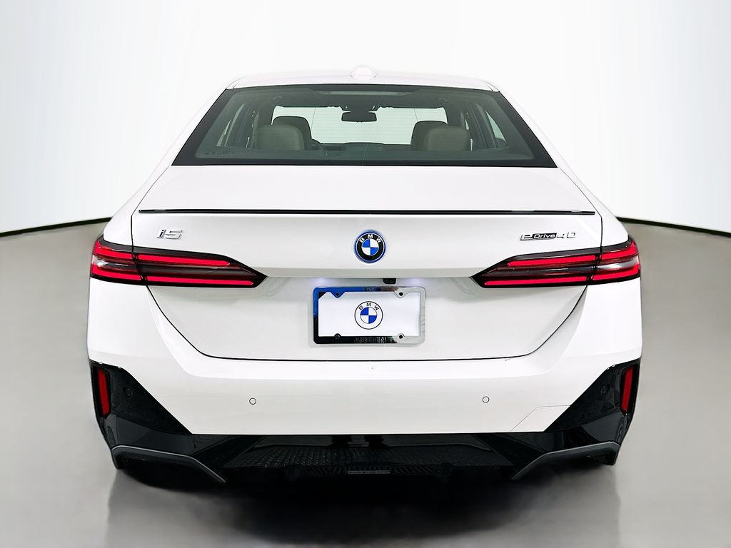 Thumbnail: 2026 BMW i5 - 6