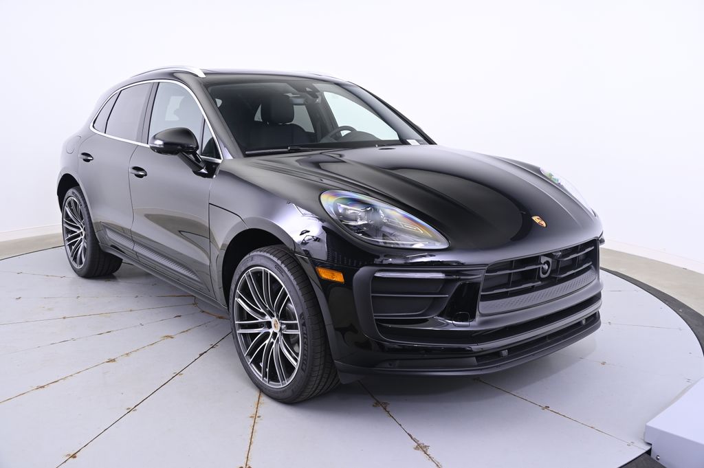 Thumbnail: 2025 Porsche Macan - 9