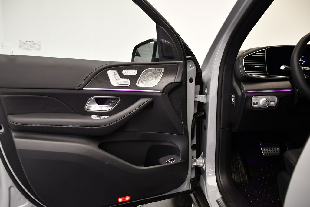 Thumbnail: 2026 Mercedes-Benz GLS - 32