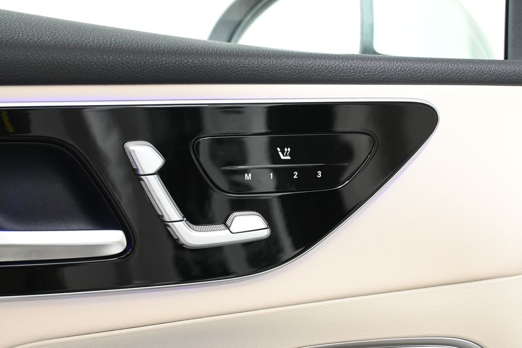 2025 Mercedes-Benz GLC 300 22